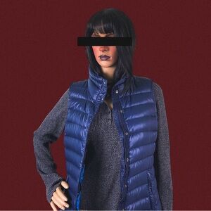 3/$25 Gap navy blue puffer vest